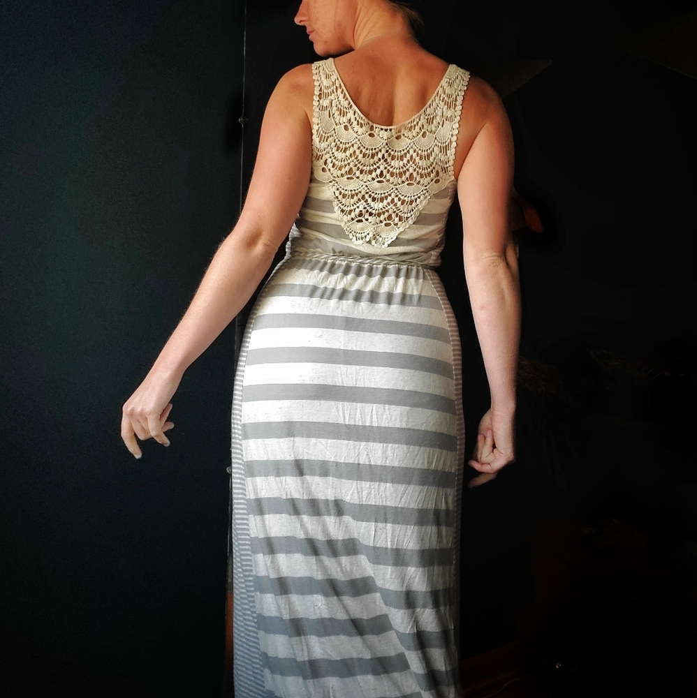 Small Maurice's floor length casual grey and white dress with crochet back